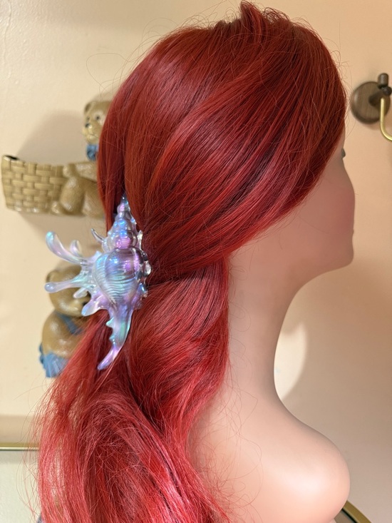 Realistic Sea shell hair claw shimmering main image 12